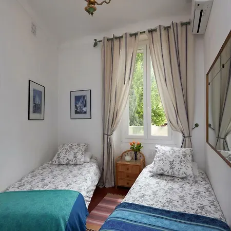 16 Rue Forville Apartment